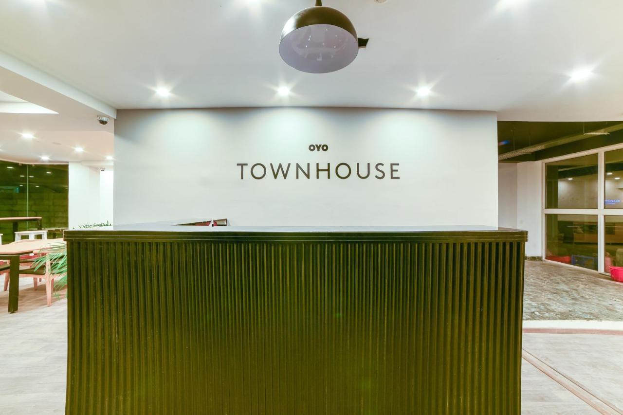 Oyo Townhouse 175 Pure Stays Near Airport Near International Airport Metro Station 3*