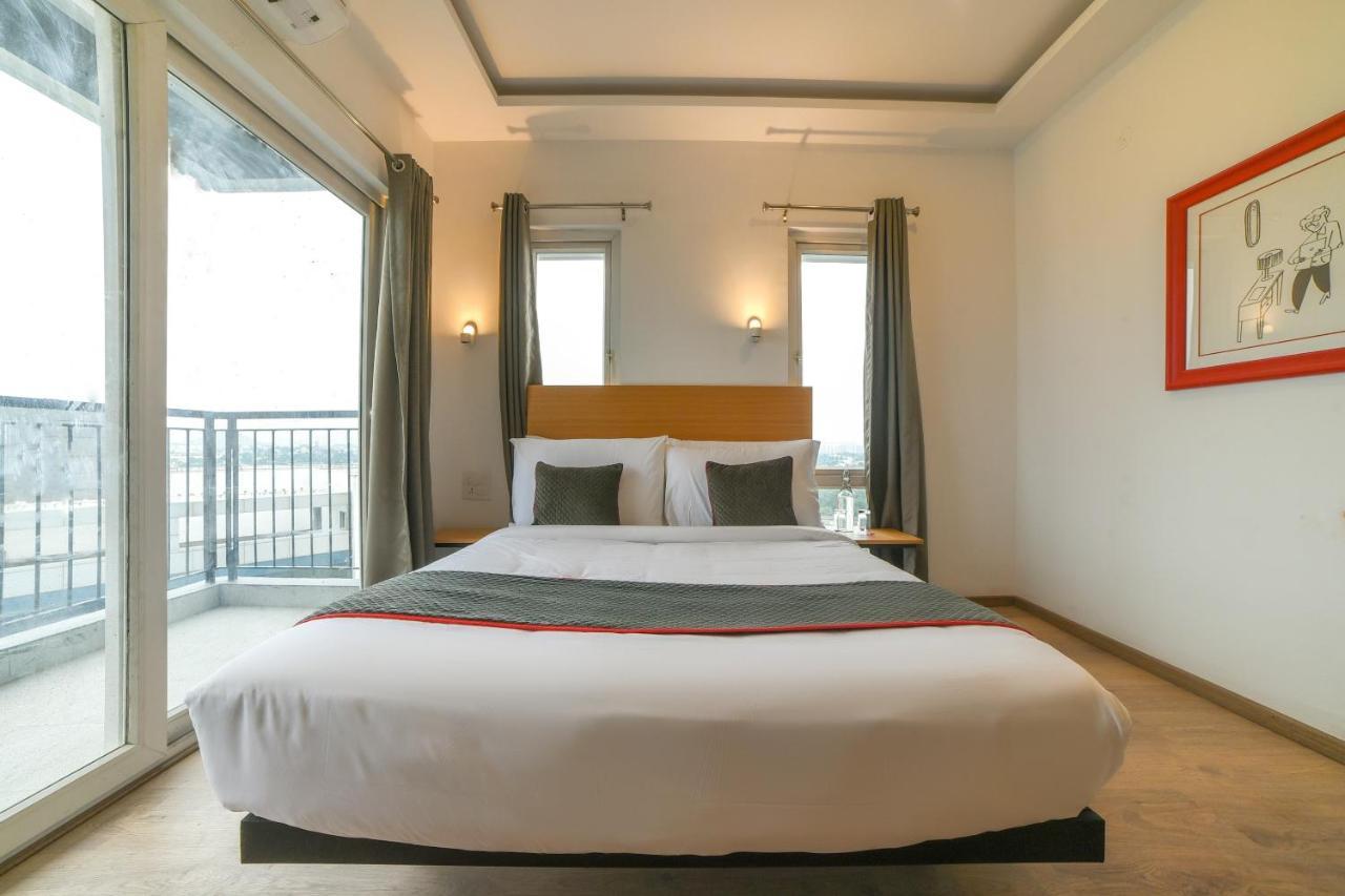 Oyo Townhouse 175 Pure Stays Near Airport Near International Airport Metro Station Hotel
